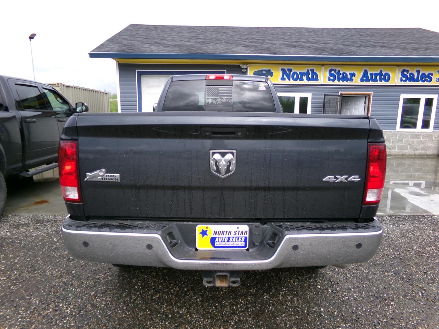 2014 Grey Dodge 3500 SLT Crew Cab LWB 4WD (3C63R3HJ6EG) with an 6.7L L6 engine, 6A transmission, located at 2630 Philips Field Rd., Fairbanks, AK, 99709, (907) 458-0593, 64.848068, -147.780609 - Photo#3